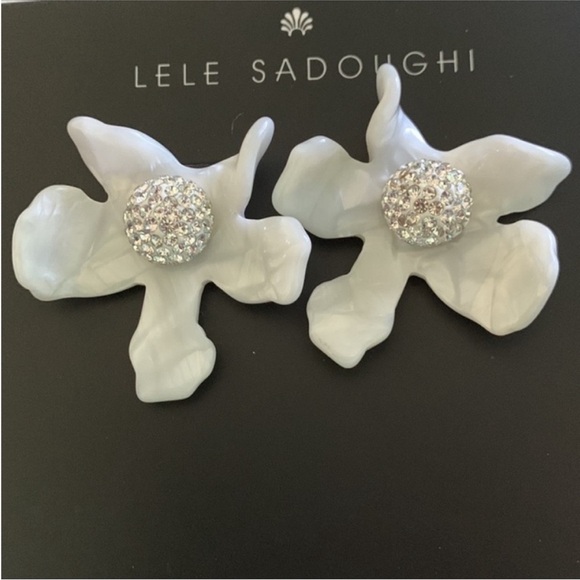 Lele Sadoughi ivory White Floral crystal stud Earrings - Picture 7 of 7